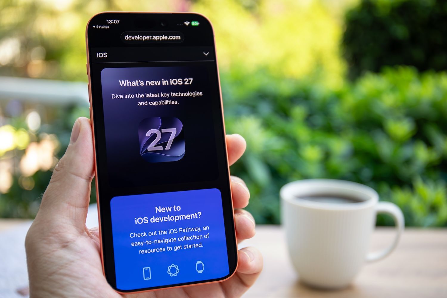 iOS 27.1 去哪了？苹果可能将其推迟以保密 iPhone Duo配图